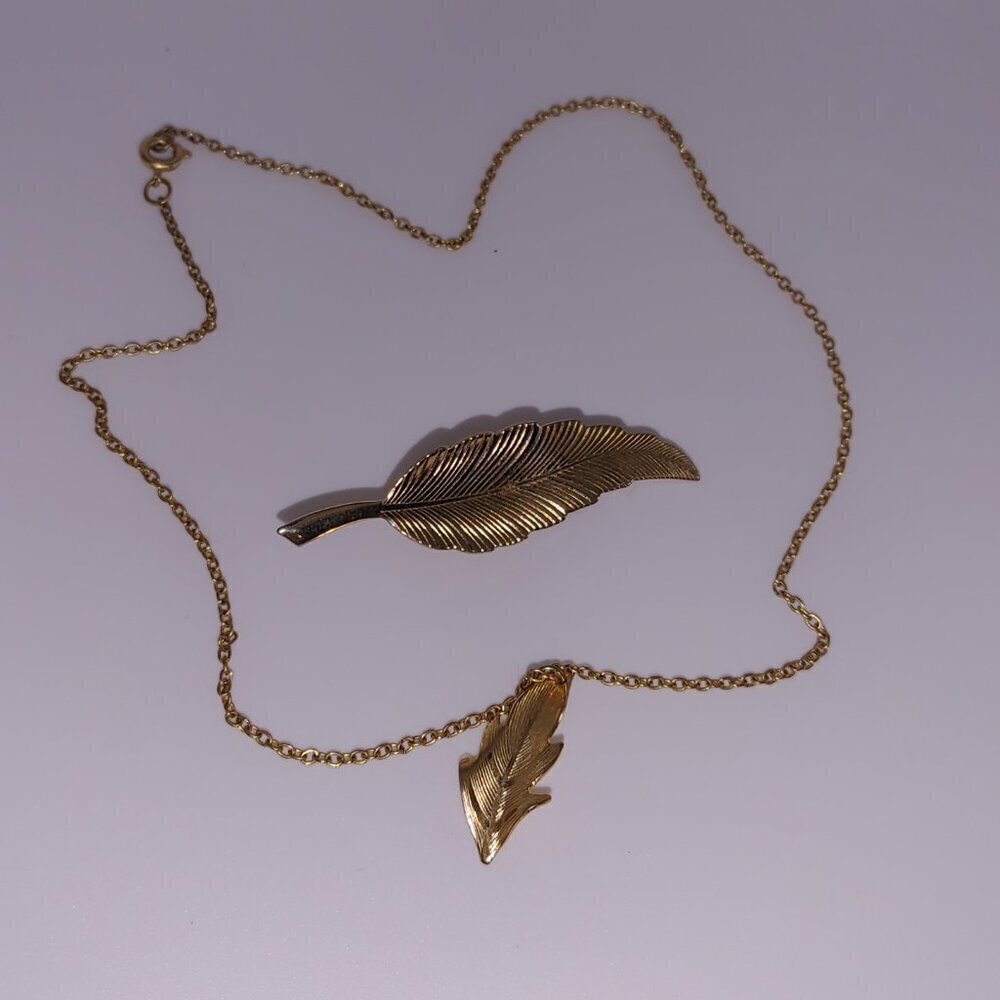 Vintage Gold Tone Leaf Brooch Pin Necklace